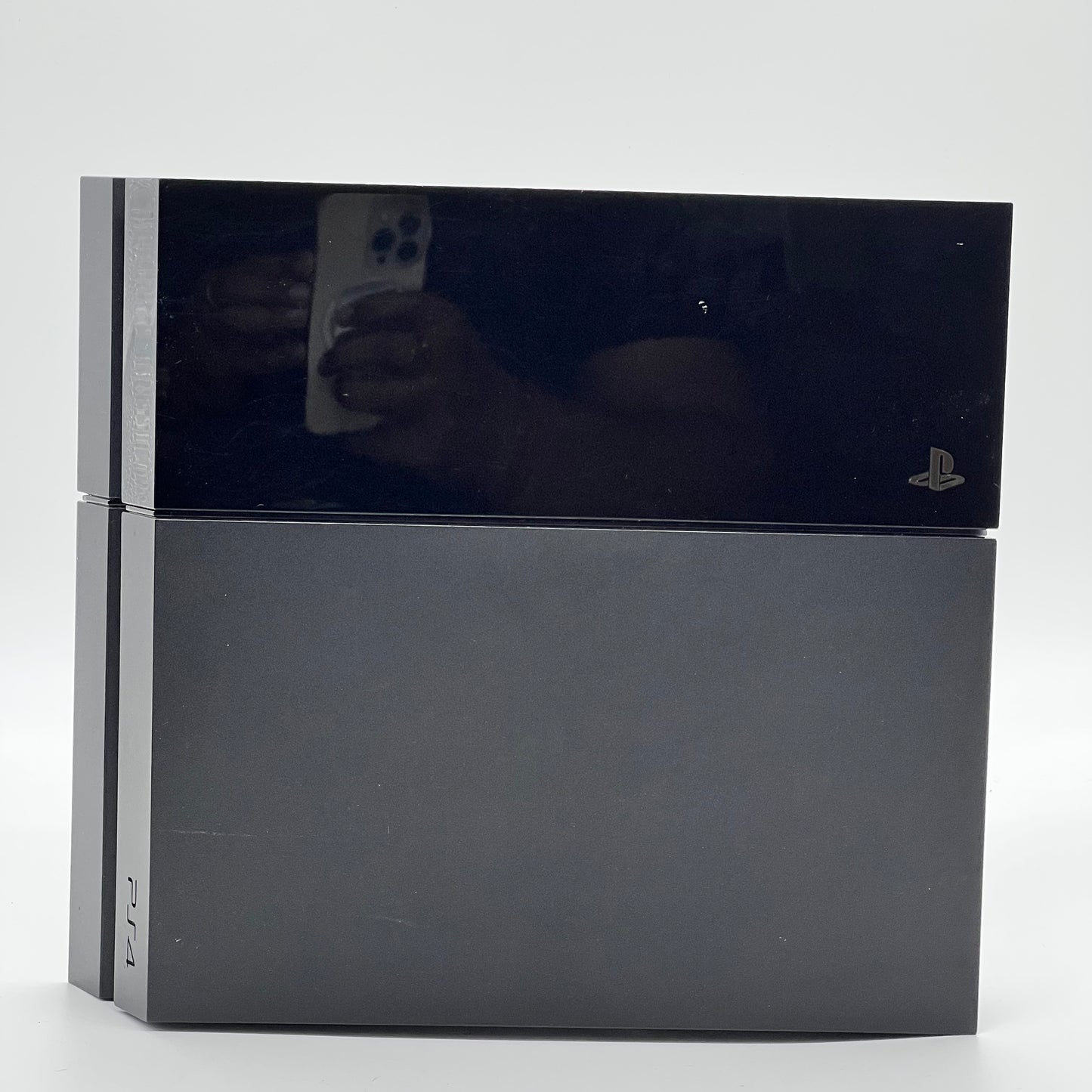 PlayStation 4 500GB + God of War Bundle – Controller Included